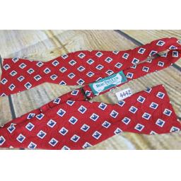 Beau Ties LTD 100% Silk Self Tie Bow Tie Straight End Thistle Burgundy Jaquard Squares Pattern