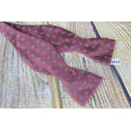 Superb Vintage Self Tie Bow Tie Straight End Thistle Squares Pattern