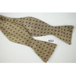 Mink Squares Pattern Self Tie Straight End Thistle Bow Tie