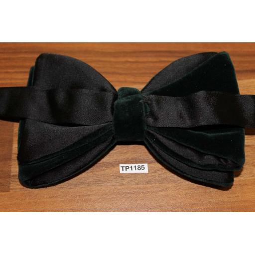 Vintage 1970s Pre-Tied Bow Tie Green Velvet One Size Fits all