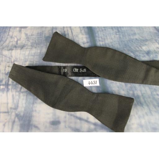Vintage 100% Silk Self Tie Straight End Thistle Bow Tie Classic Black