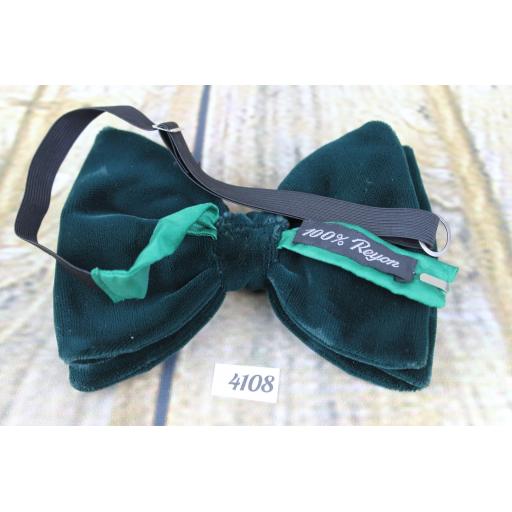 Vintage 1970s Jade Green Velvet Pre-Tied Bow Tie Adjustable