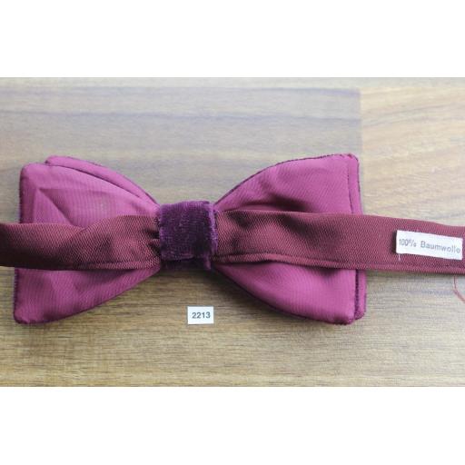 Vintage 1970s Pre-Tied Bow Tie Burgundy Velvet Adjustable Collar Size