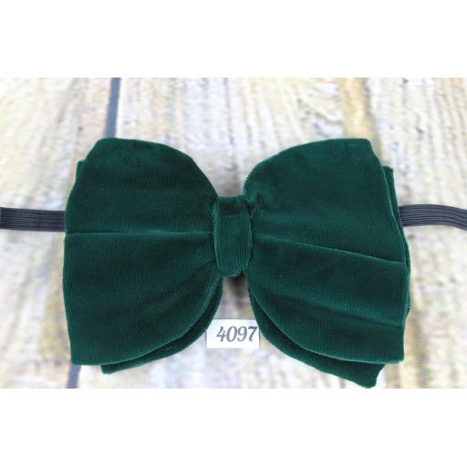 Vintage 1970s Emerald Green Velvet Pre-Tied Bow Tie Adjustable